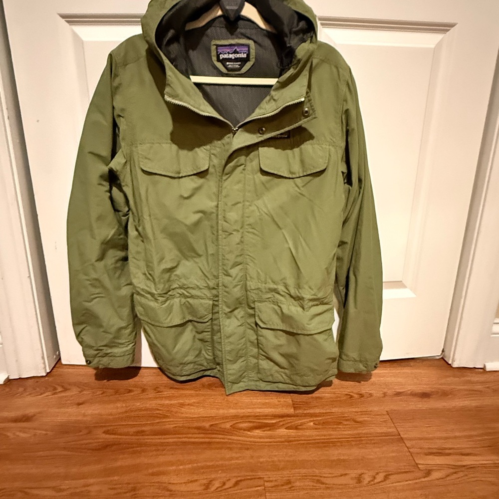 Patagonia Men's Olive Field Jacket Raincoat /wind shell size Medium